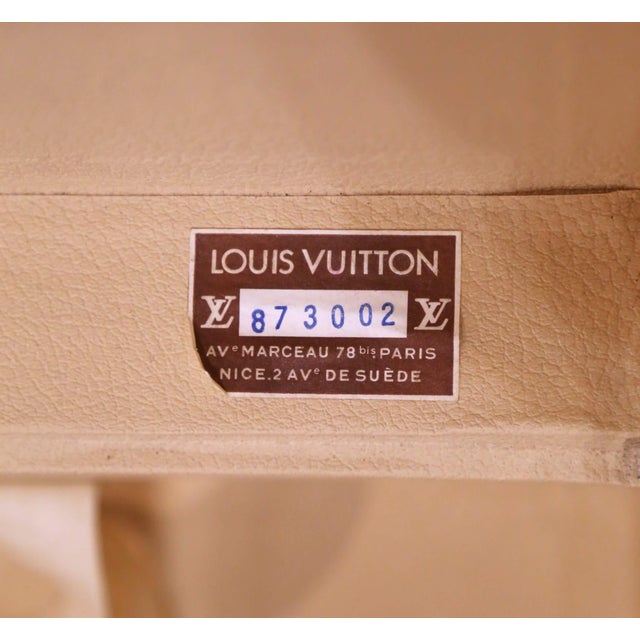 Pair of Vintage Louis Vuitton Monogram Hard Alzer Suitcases For Sale - Image 9 of 11