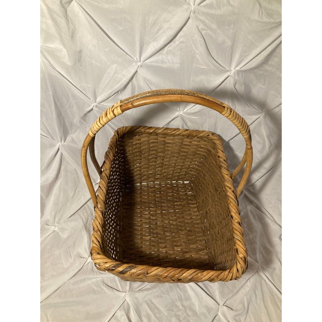 American Vintage American Made Basket. Handwoven Large Natural Market Basket With a Classic Rectangular Shape and Arched Handles. Rustic and Elegant For Sale - Image 3 of 11