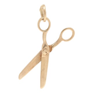 Dainty Scissors Charm, 14k Yellow Gold, Length 7/8 In For Sale