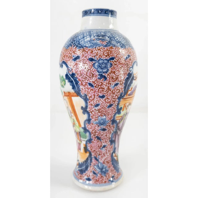 We are selling this nice Chinese Export baluster vase with Mandarin Palette decoration. This great vase has two figural...