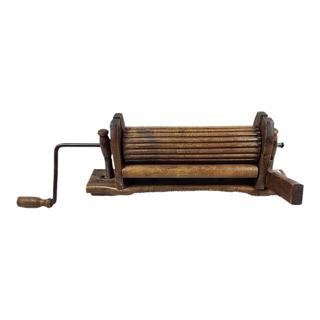 Antique Farmhouse Wooden Clothes Wringer ~ Hand Crank ~ (Circa 1870-80’s) For Sale