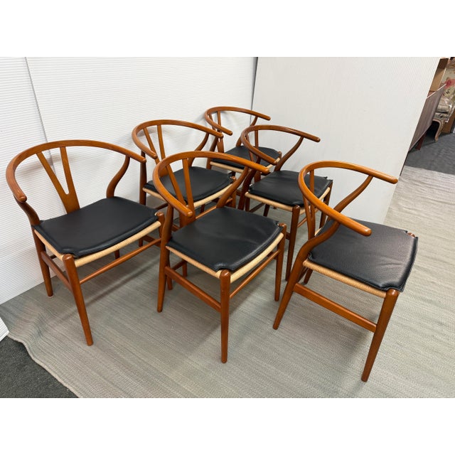 Carl Hansen & Søn Hans Wegner for Carl Hansen & Sons Wishbone Chairs With Covers, Set of Six For Sale - Image 4 of 12