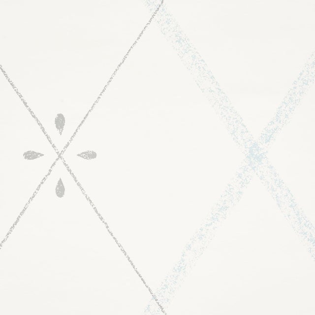 Contemporary Sample - Schumacher Kasumi Diamond Wallpaper in Mineral For Sale - Image 3 of 4
