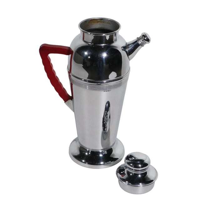 Mid-Century Modern Art Deco Chrome Cocktail Shaker With Red Bakelite Handle by Keystoneware For Sale - Image 3 of 10