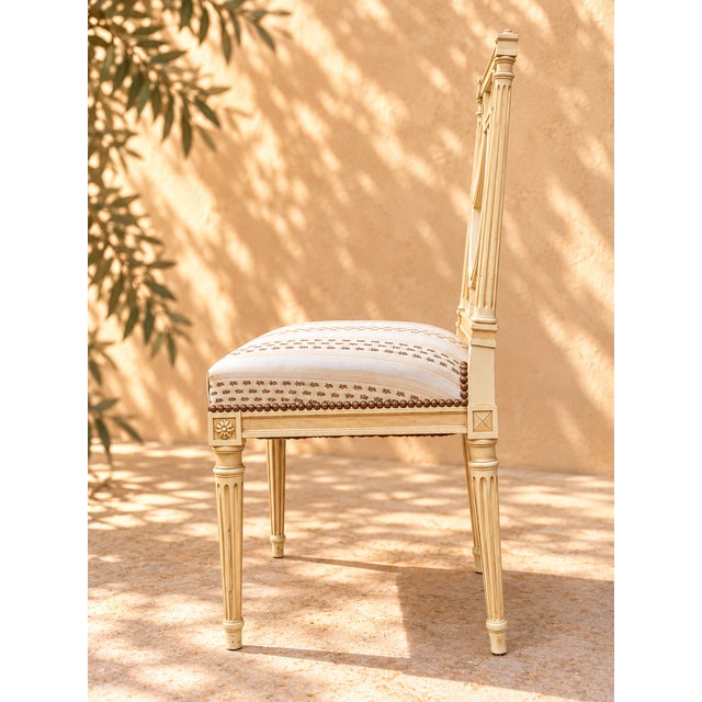 An elegant set of four Louis XVI style chairs, dating from the early 20th century, particularly decorative thanks to their...
