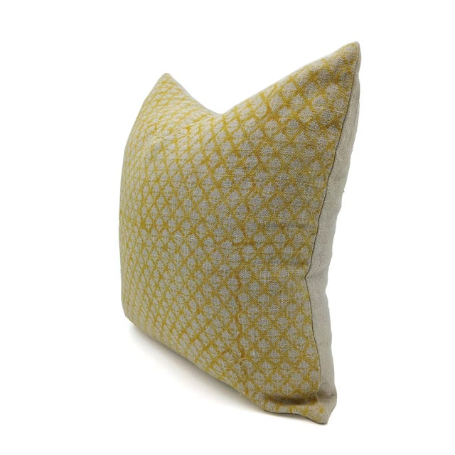 Celebrate the charm of Jaipur with the Pink City block print cushion cover from Fabdivine. Handmade with care on thick...