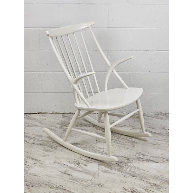 Illum Wikkelsø 1950s Danish Modern No. 3 Rocking Chair by Niels Eilersen for Illum Wikkelso For Sale - Image 4 of 5