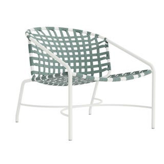 Brown Jordan Kantan Aluminum Lounge Chair in Chalk with Spa Suncloth Strapping For Sale