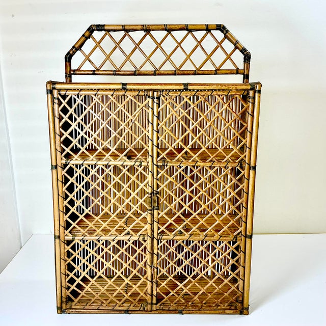 Chippendale 1970s Vintage Coastal Boho Chic Chippendale Wicker Split Bamboo Wall Mounted 3-Shelf Cabinet For Sale - Image 3 of 12