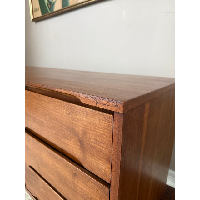 Vintage 1950s Mid Century 9-Drawer Walnut Lowboy Dresser by Stanley For Sale - Image 12 of 12
