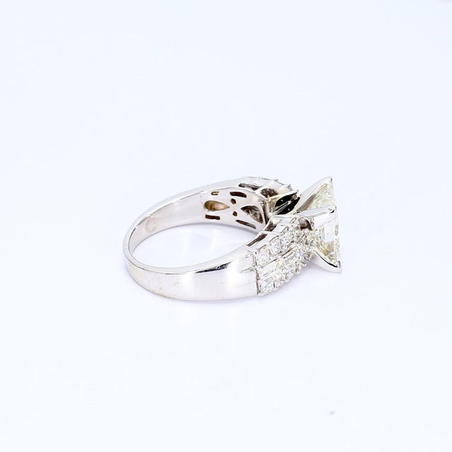 Silver Gia Certified Princess Cut Diamond Engagement Ring in 18k White Gold - Size 5 For Sale - Image 8 of 9