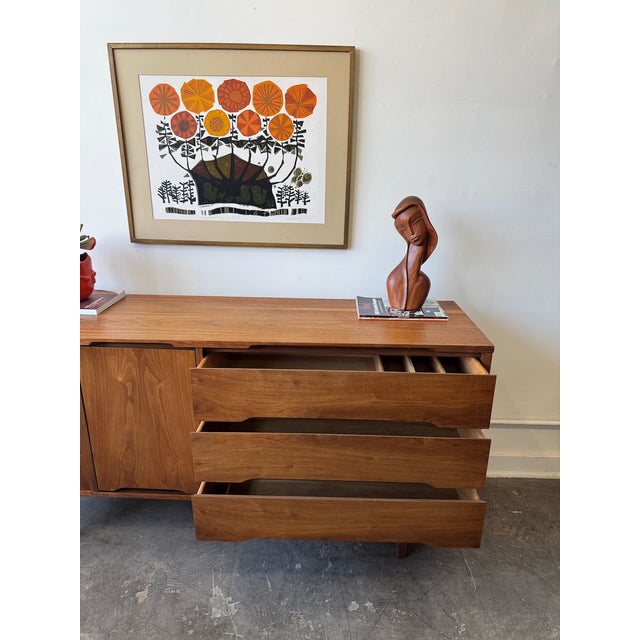 Stanley Furniture 1960s Walnut Credenza by Stanley Furniture For Sale - Image 4 of 14