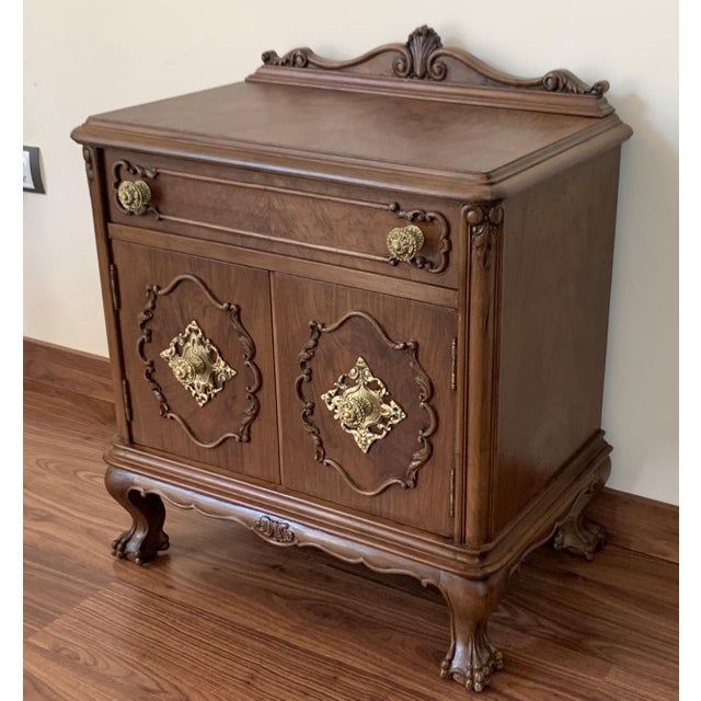 20th Century Pair of French Nightstands with One Drawer and Doors and Claw Feet For Sale - Image 16 of 18