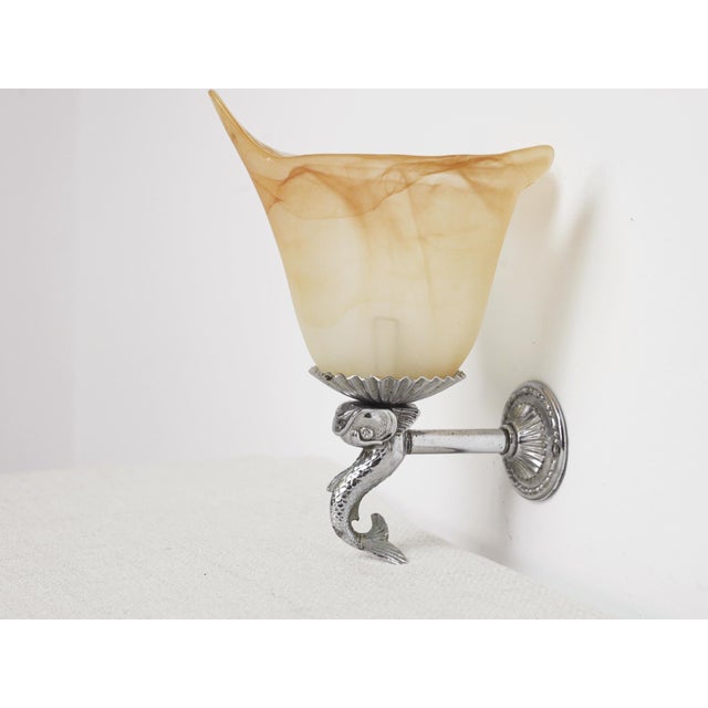 1940s French Tulip and Fish Wall Sconce in Chrome and Peach Marbled Glass, 1940s For Sale - Image 5 of 11
