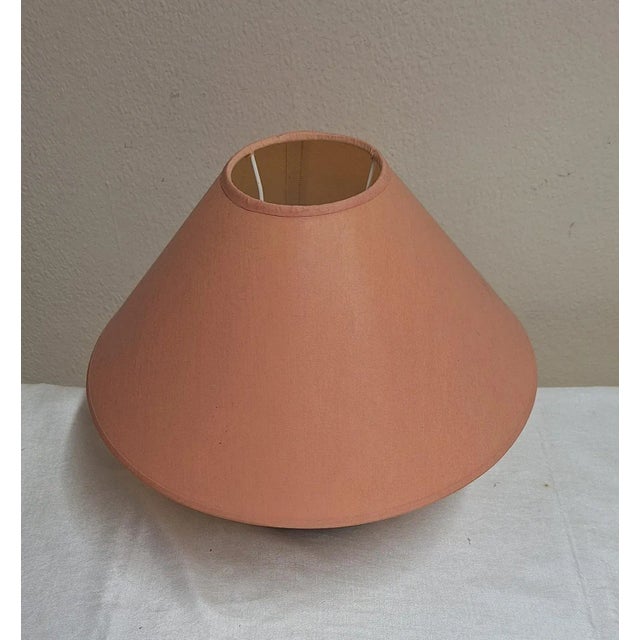 Vintage German Table Lamp with Handmade Ceramic Base from Thoms and Original Salmon-Colored Fabric Shade, 1980s For Sale - Image 6 of 10