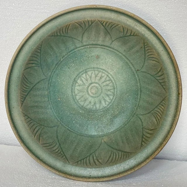 Large Thai Sawankhalok Celadon Stoneware Bowl For Sale - Image 4 of 12
