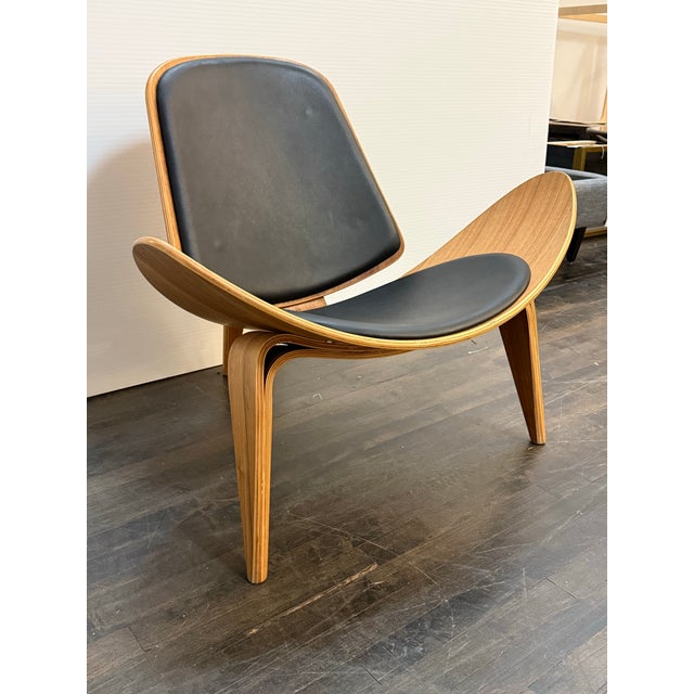 Mid-Century Modern Wegner Style Ch07 Shell Chair For Sale - Image 3 of 12