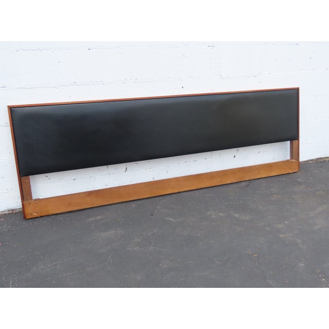 Knoll Mid Century Modern King Size Upholstered Headboard 6598 For Sale - Image 11 of 17
