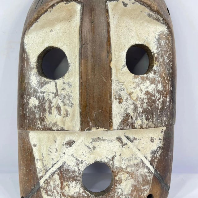 Carvings of figures and masks from the Kumu (Komo) people have gained attention in the last 25 years, thanks to the...