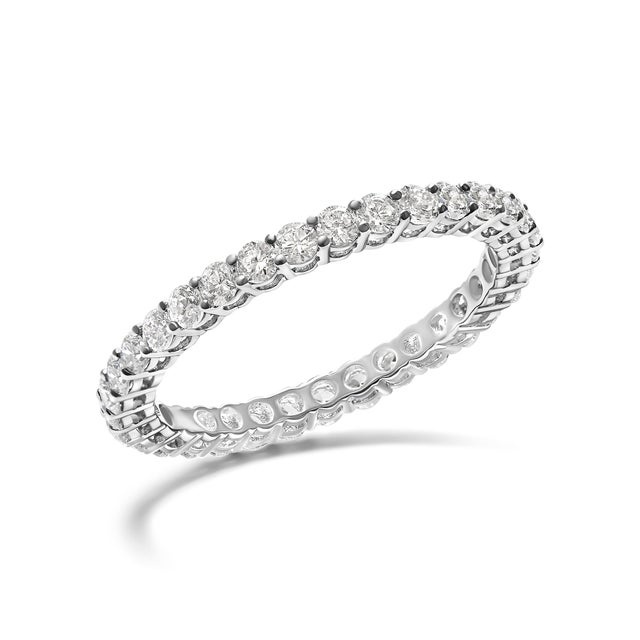 Contemporary 14K White Gold 1.00 Cttw Lab-Grown Diamond Shared Prong Set Eternity Band Ring (F-G Color, VS1-VS2) For Sale - Image 3 of 6