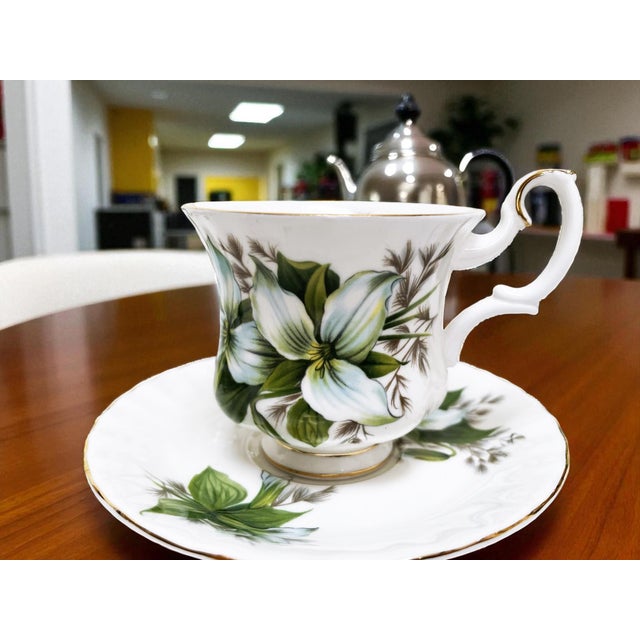 White Vintage Trillium Set for Six People from Royal Albert, 1980s, Set of 12 For Sale - Image 8 of 18