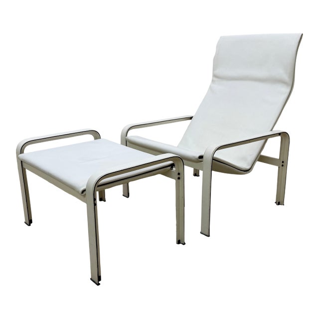 Toussaint and Angeloni White Leather Lounge Chair and Footrest for Matteo Grassi For Sale