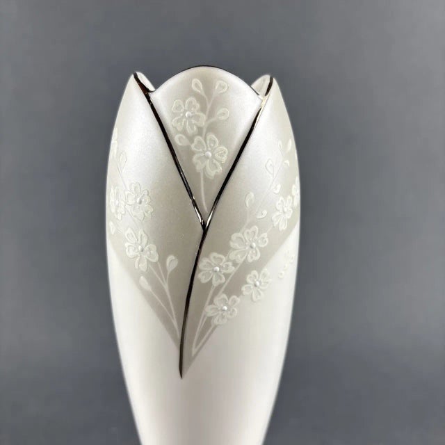 Mid-Century Modern 1990s Vintage Lenox Bellina Floral Glass Bud Vase For Sale - Image 3 of 5