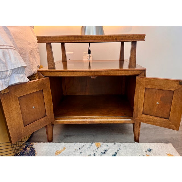 Mid 20th Century Fancher Furniture Co. Walnut Nightstands (Pair) ,Salamanca Ny, Attributed For Sale - Image 4 of 7