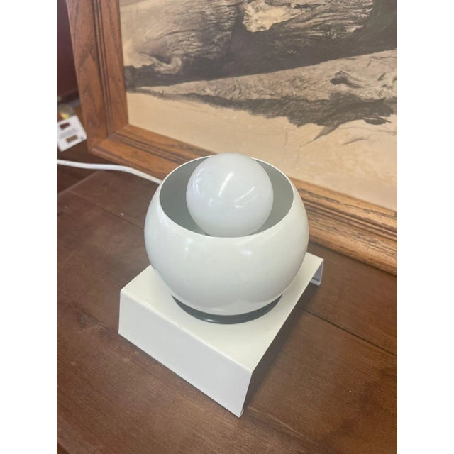 Mid-Century Modern Vintage Mid-Century Modern Style White Spherical Lamp For Sale - Image 3 of 8