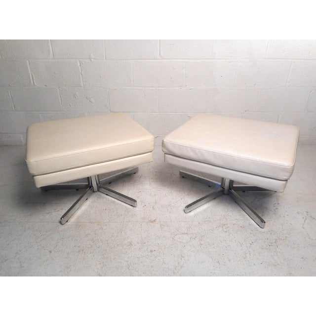 1980s 1980s Pair of Mid-Century Swiveling Ottomans - 2 Pieces For Sale - Image 5 of 12