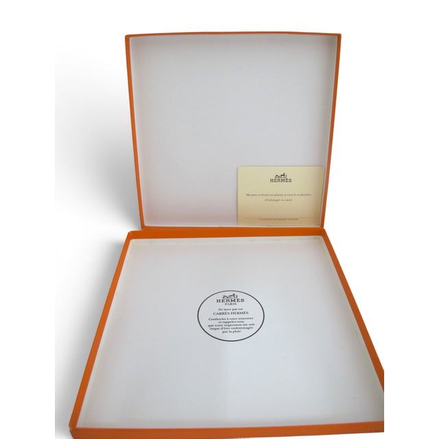 Hermes Paris Carre 90 Marché Flottant Du Lac Inlé Silk Scarf W/Box For Sale - Image 13 of 14