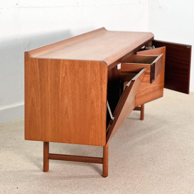 Sideboard from White and Newton For Sale - Image 6 of 18