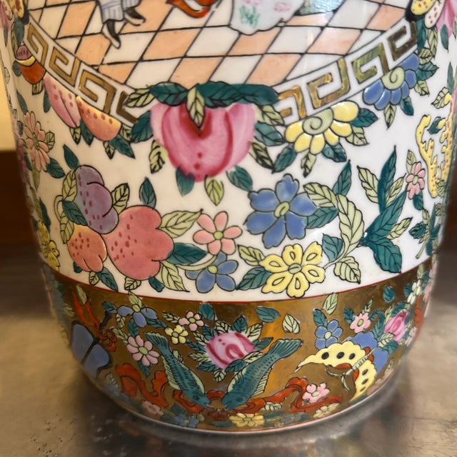 Vintage Pink and Gold Multicolor Chinoiserie Porcelain Umbrella Stand For Sale - Image 4 of 12