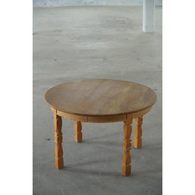 Mid-Century Modern Danish Round Extendable Oak Dining Table, 1960s For Sale - Image 4 of 18