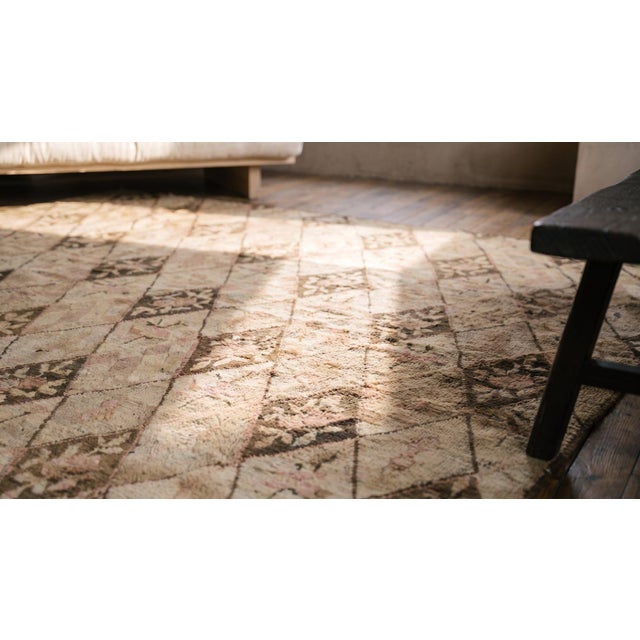 1930s Beige Cream Trellis-Lattice Folk Art Antique American Hooked Small Rug For Sale - Image 13 of 15