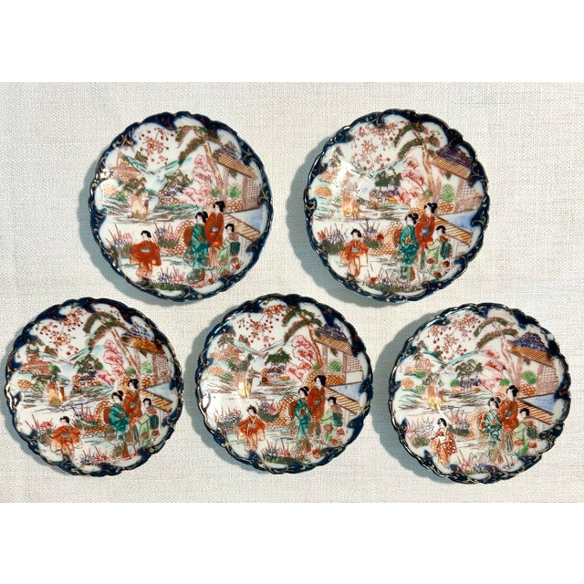Blue 1920’s Antique Japanese Chinoiserie Hand Painted Traditional Geisha Girl & Pagoda Plates & Small Bowls - A 17 Piece Set For Sale - Image 8 of 12