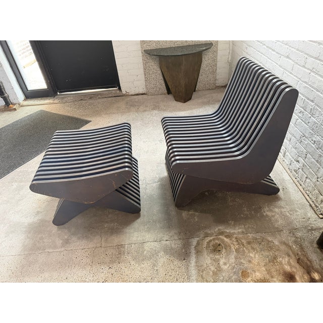 Charcoal Postmodern Sculptural Slatted Lounge Chair and Matching Ottoman in Charcoal Gray, Circa 1990s For Sale - Image 8 of 9
