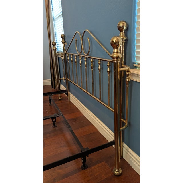 1980 Brass King Bed Open Toe Bedframe Scroll Ball Finials For Sale - Image 4 of 9