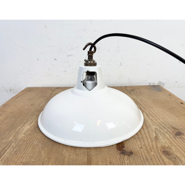 Industrial White Enamel Factory Pendant Lamp from Thorlux, 1960s For Sale - Image 13 of 17