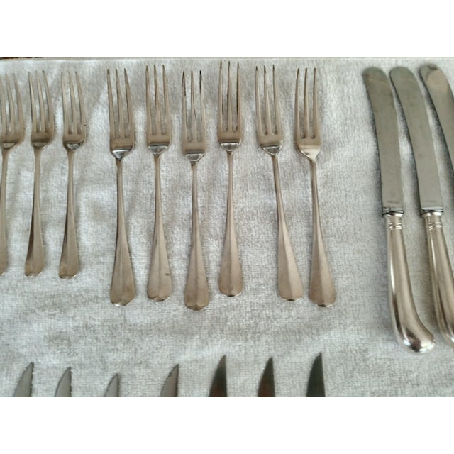 Mid 20th Century Vintage Cooper Bros England Queen Anne Pistol Handle Silverplate Flatware Service Set 44 PCS For Sale - Image 5 of 10
