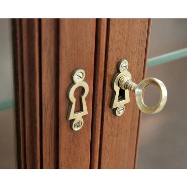 Louis XVI Style Showcase Cabinet in Solid Mahogany, Late 19th Century For Sale - Image 13 of 18