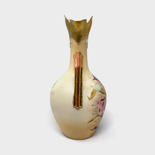 Traditional Antique Robert Hanke Austrian Porcelain Vase With Hand Painted Tulips For Sale - Image 3 of 6