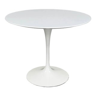 Knoll Saarinen Dining Table 35" Round For Sale