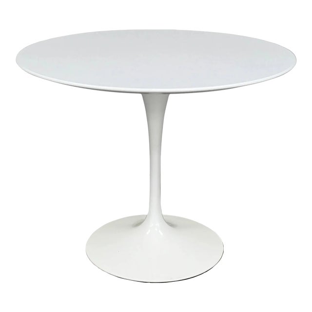 Knoll Saarinen Dining Table 35" Round For Sale