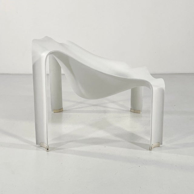 F300 Armchair in Fiberglass by Pierre Paulin for Artifort, 1960s For Sale - Image 3 of 9