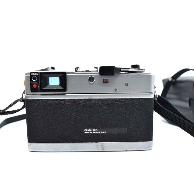 Metal 1970 Canon Canonet G-Iii Ql17 Rangefinder Film Camera With Canolite D Flash For Sale - Image 7 of 9