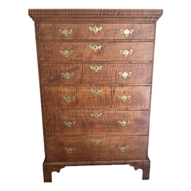 Important American Chippendale Figured Maple Tall Chest-of-Drawers Rhode Island, United States 1760-1780 For Sale