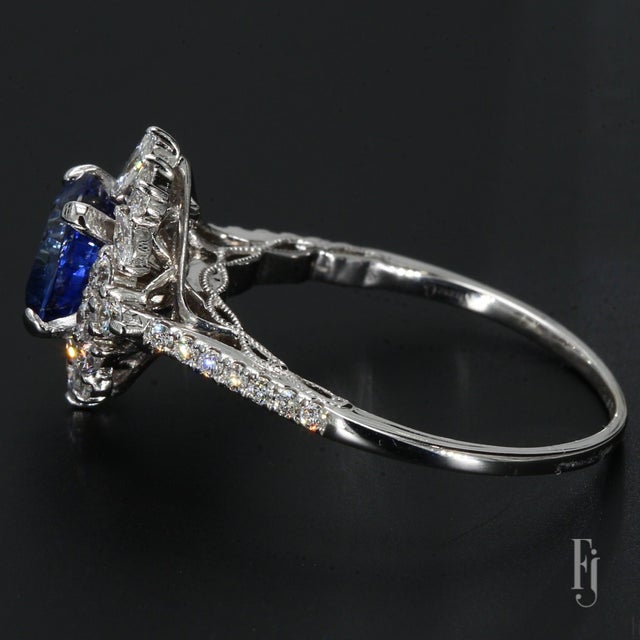 Mid 20th Century 14k White Gold Ring With 1.2ct. Blue Lab-Grown Sapphire & Diamonds - Size 8.25 For Sale - Image 4 of 4