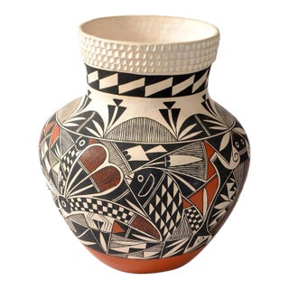 Vallo Native American Vintage Acoma Vase Earthenware Clay Vase Brown White Beige For Sale