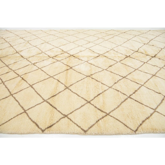 2020s Geometric Modern Ivory Wool Rug Moroccan Style With a Tribal Pattern For Sale - Image 5 of 10